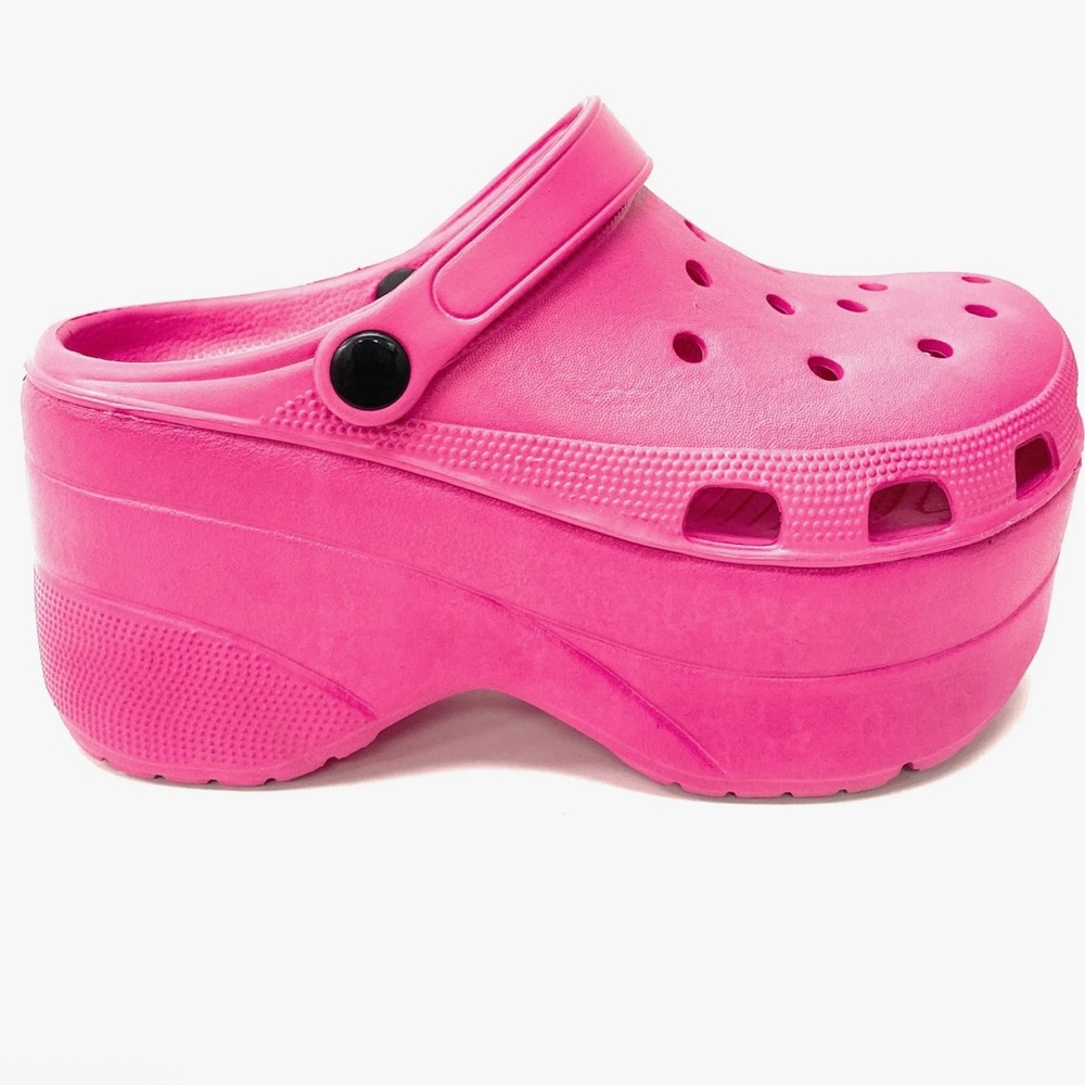“SEND UR BEST OFFER?” “CAPE ROBBIN” Pink Gardener Clog 💕
